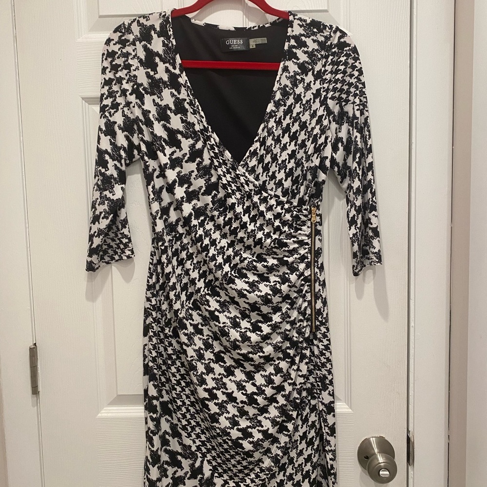 GUESS Black and White Geometric Body Con Dress